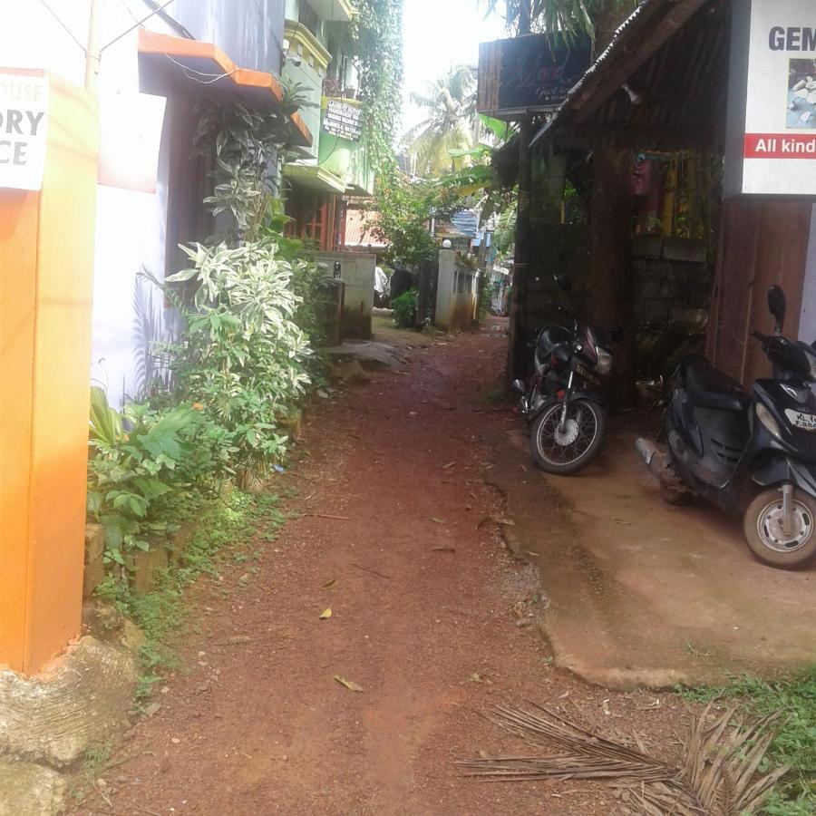 Hôtel Baby House à Varkala Extérieur photo